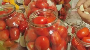 Маринованные помидоры в банке: простой рецепт вкусной закуски на зиму