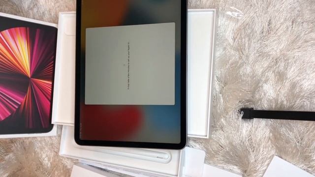 Ipad pro 11 Unboxing w/ Keyboard case and apple pencil смотреть онлайн