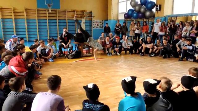 23.03.13 БР поездка в Темрюк на Батлы ФолоуМастер выход судей смотреть онлайн