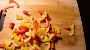 Ужин для любимого  Гречневая лапша с курицей, ананасам и перцем