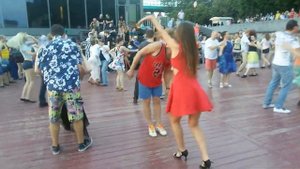 Хастл. Танец с Анастасией на набережной в Парке Горького в Москве (27 июня 2016)
