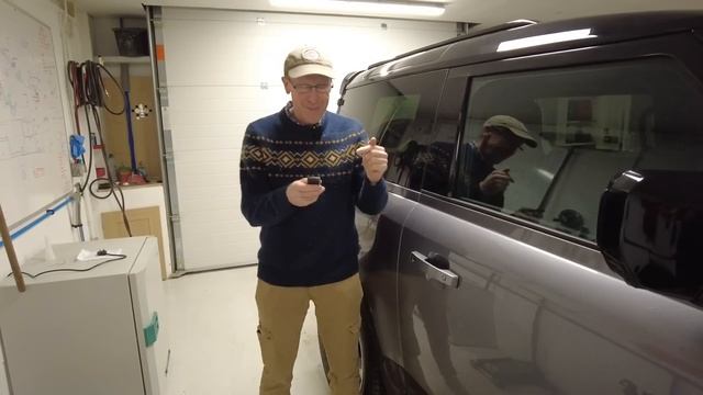 Land Rover Defender L663 Keyless Locking Explained / Tested & How To Disable смотреть онлайн