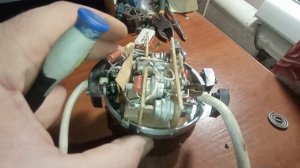 Компактное зарядное устройство "электроника АВС" из СССР. Обзор и принцип работы.