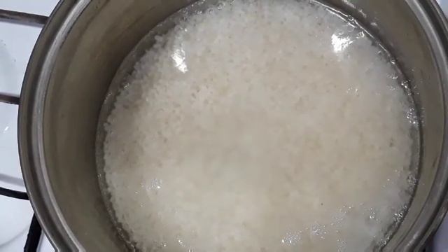 КАК ПРАВИЛЬНО ПРИГОТОВИТЬ РИС ДЛЯ СУШ И РОЛЛ///ГОТОВИМ РИС ДЛЯ РОЛЛ И СУШ/// смотреть онлайн