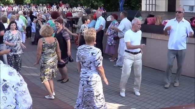 ВОТ ЭТО ДАЮТ ЖАРУ!!! ТАНЦУЕМ В ПАРКЕ! смотреть онлайн