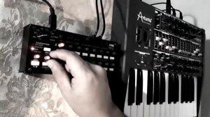 Korg SQ-1 Step Sequencer - Arturia Minibrute