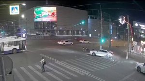 МВД опубликовало видео тройного ДТП на Краснознаменской в Волгограде