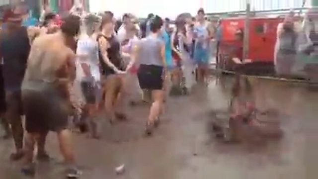 Танцоры готовы плясать везде... смотреть онлайн