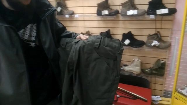 Брюки сити-милитари.