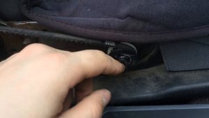Как снять кожух с регулировки сидения на Nissan Almera N16