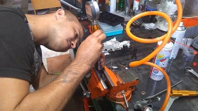 Сборка MAN дизельной форсунки Common Rail Bosch part 3 смотреть онлайн