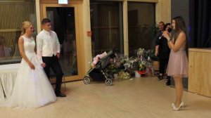 Сестрёнка поет на Свадьбе Брата