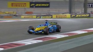 Alonso driving Renault R25 in Abu Dhabi 2020 | V10 Sound | + some reactions: Hamilton, Verstappen