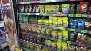 Что КУПИТ школьница НА ВСЕ ДЕНЬГИ? ОДНА ДОМА. Crazy Show