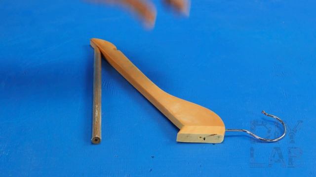 Блестящая идея из старой вешалки для одежды!