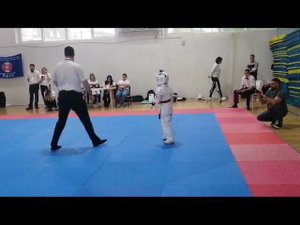 Сражаюсь с бойцом из Ашихара-каратэ