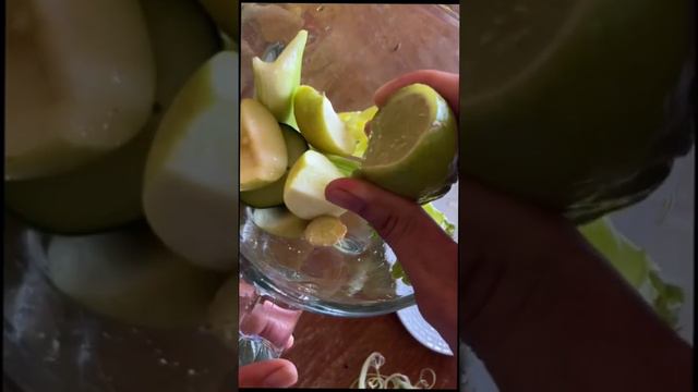 Jugo Verde detox #detox #jugoverde #apio #manzana #jengibre #pepino #limón #stevia смотреть онлайн