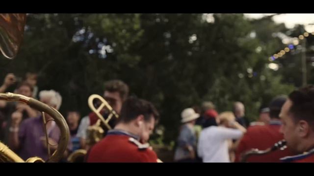 MEUTE x Henrik Schwarz - The Coup