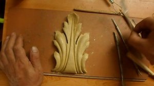 Скульптурная лепка модели для гипсовой лепнины.