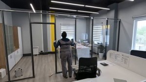 Монтаж стеклянной перегородки