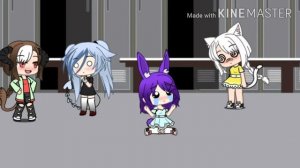 Меме:что делают девочки в раздевалке