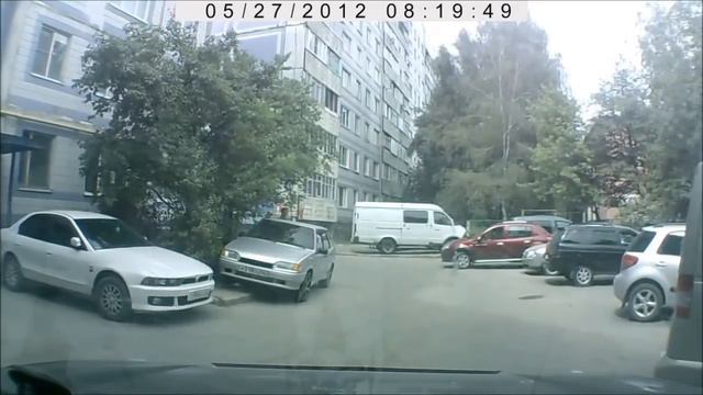 Бабы за рулем! Парковка 80 уровня! смотреть онлайн