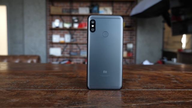 Смартфон Xiaomi с подливой от Apple смотреть онлайн