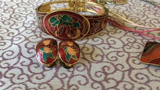 Секонд хенд,Бижутерия часть вторая.