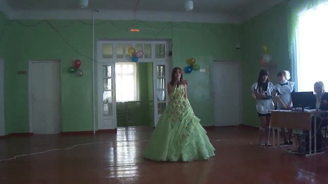 Плывёт веночек. (Подгорная)