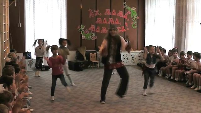 С Днем Матери! Детский сад №100 "Незабудка" Прокопьевск 2013 г. смотреть онлайн