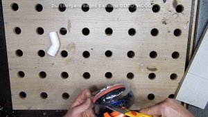 Шлифуем без пыли. Простейшее приспособление для шлифовки болгаркой без пыли.