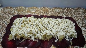 Оригинальная подача постного салата со шпротами. Очнь вкусно