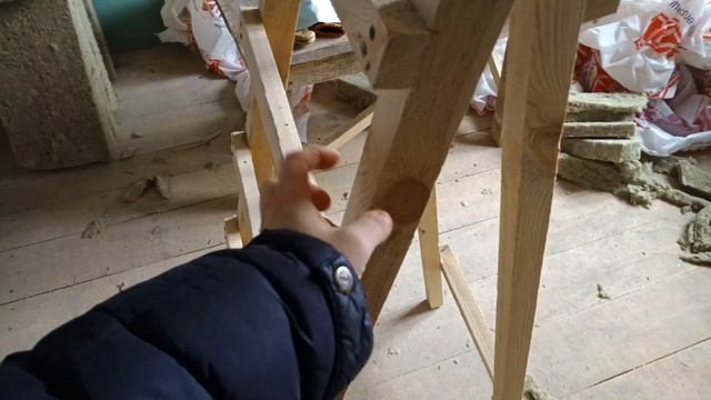 Деревянная лестница сремянка. смотреть онлайн