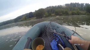 Ловля карпа на кружки (балабайки), карась на макушатник с пенопластом. Луаз на рыбалке.