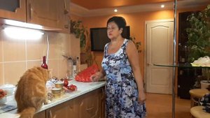 Зачем ему девка страшная 😂 когда мама рядом красавица 🤨 Вы хотите рыбку съесть и на 🌾Не получится