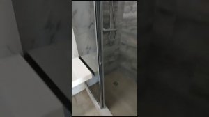 Раздвижная душевая дверь в нишу