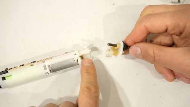 How to open an Oral-B Braun electric toothbrush - model 3757 смотреть онлайн