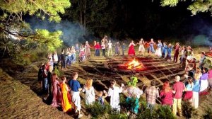 По вибрациям и интересам. Как можно избежать негативных моментов при проживании людей в коммунах.