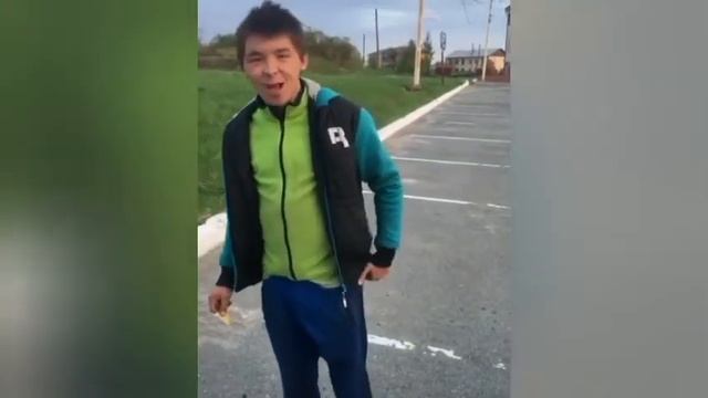 Братишка Васяна разруливает проблемы на районе! И продает жигу за 25тыс!. РЖИ! Васян - Криминал!