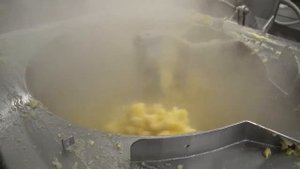 Промышленный варочный котел для приготовления картофельного пюре