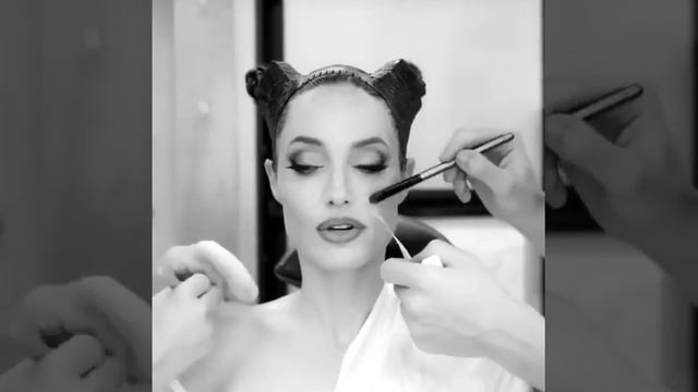 Как сделаеть макияж Анджелина Джоли смотреть онлайн