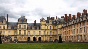 Знаменитый дворец Фонтенбло, Франция