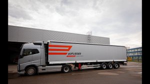 Шторно-бортовой полуприцеп | AUFLIEGER