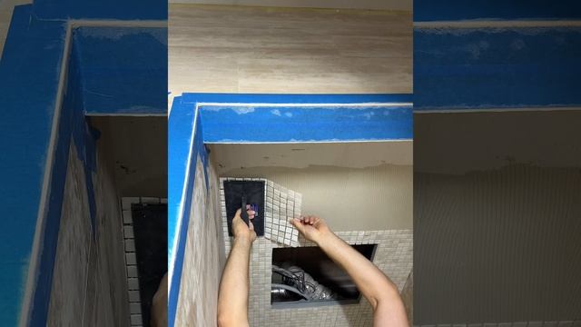 Укладка мозаики на потолок