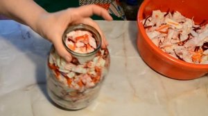 САЛАТ "РОЗОВАЯ" КАПУСТА!!! С МОРКОВЬЮ И СВЕКЛОЙ! Маринованная капуста со свеклой! Как приготовить!