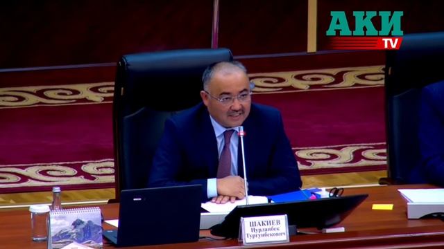 Спикер ЖК пригрозил сократить зарплаты депутатам