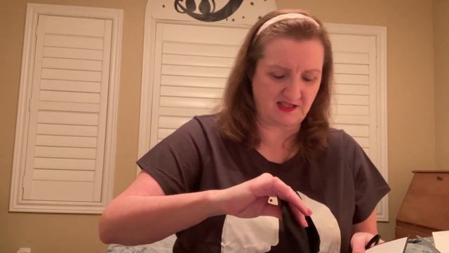 CHANEL BEAUTY UNBOXING AND MORE TEES смотреть онлайн