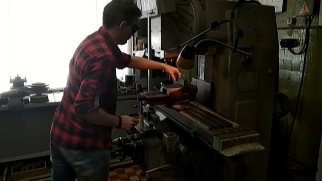 Лаборатория технологии производства и ремонта машин кафедры "Транспортные и технологические машины" смотреть онлайн