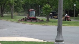 America. Indiana. Mowing the lawn. Америка. Индиана. Стрижка газона.