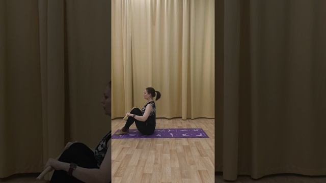 Шилло Е А  30 12  Живица, Упражнения с гимнастической палкой на коврике